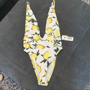 NWT Dippin’ Daisy Lowback Lemon One Piece Swimsuit